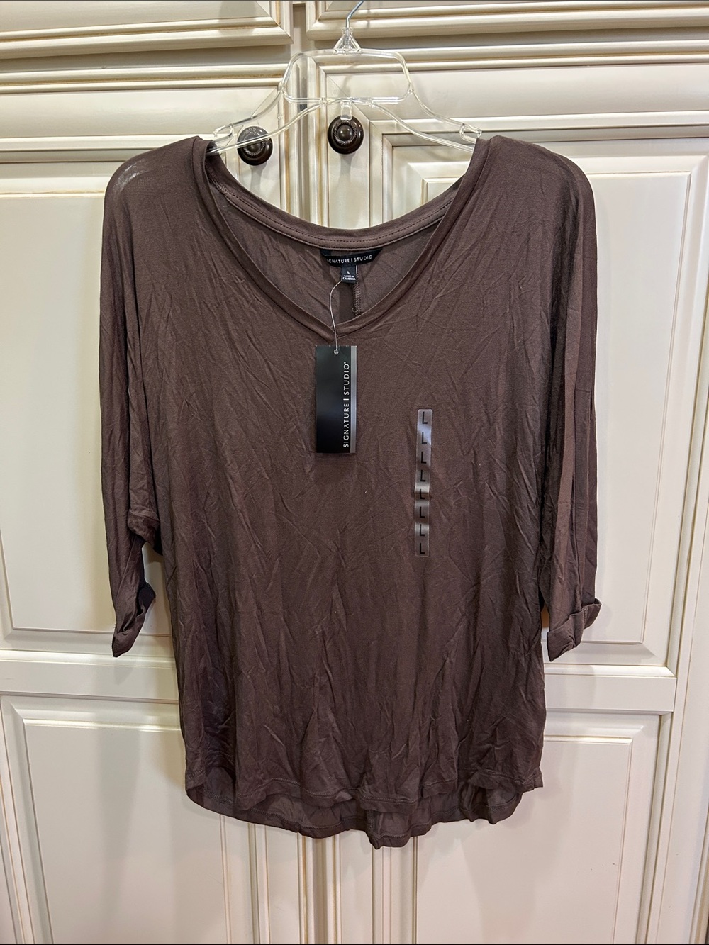 Signature Studio Brown V-Neck Roll-Sleeve Top